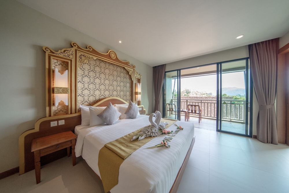 maikhao palm beach resort