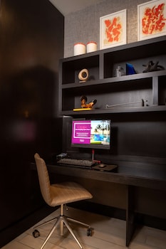 embassy suites by hilton new york manhattan times square