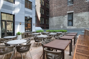 embassy suites by hilton new york manhattan times square