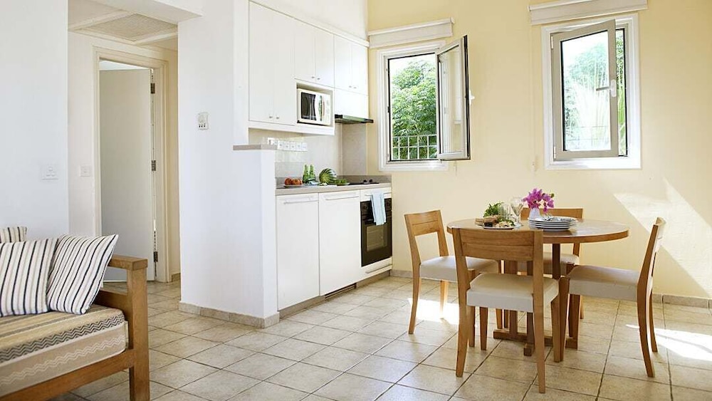 louis althea beach hotel