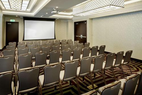 hilton garden inn roslyn