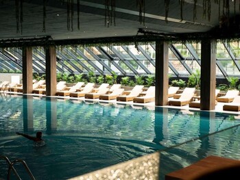 select hill resort