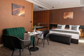 select hill resort