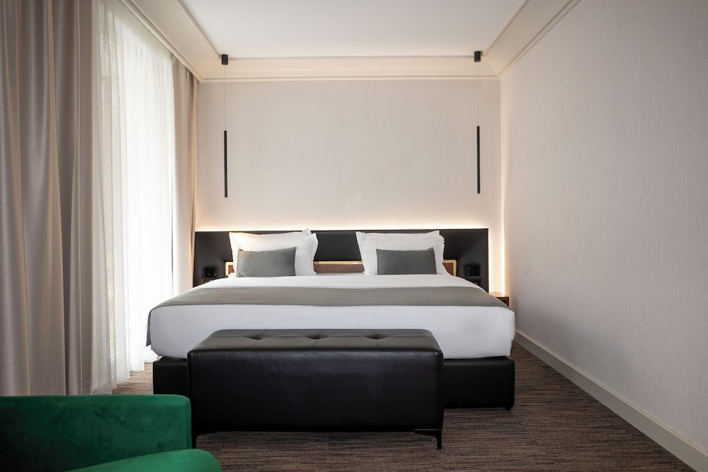 select hill resort