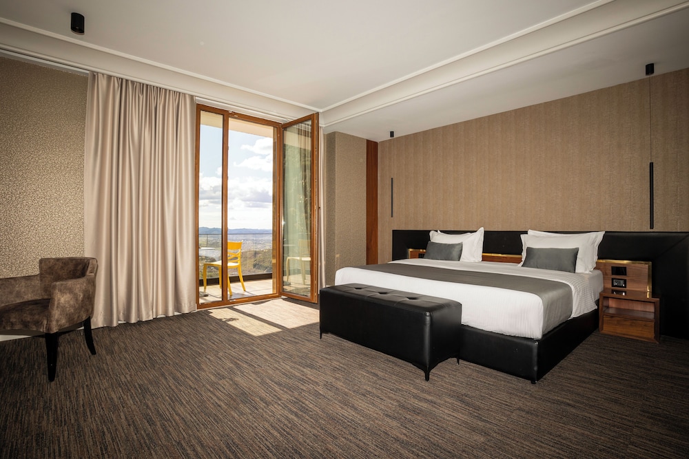 select hill resort