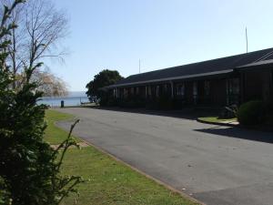 Cedarwood Lakeside Motel & Conference Venue,Rotorua>>Holdens Bay,4 star