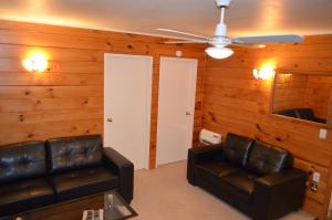 cedarwood lakeside motel and conference venue