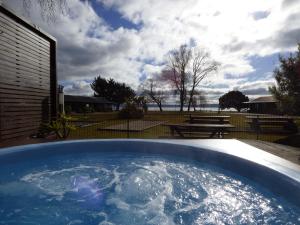 cedarwood lakeside motel and conference venue