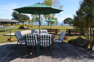 cedarwood lakeside motel and conference venue