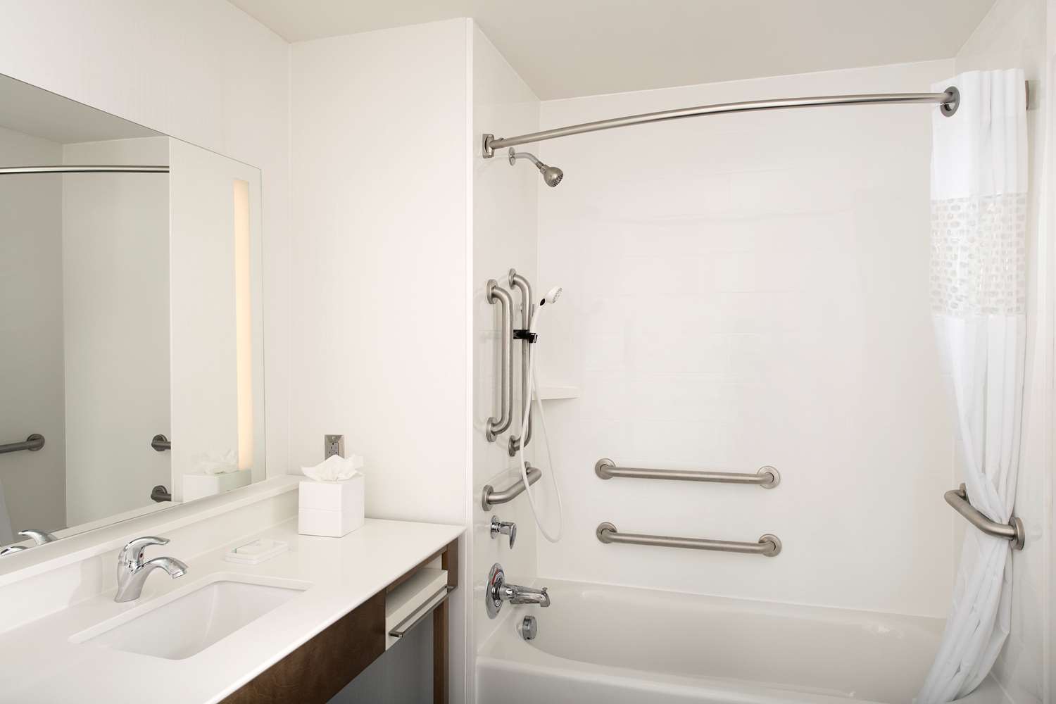 hampton inn by hilton wilmington downtown