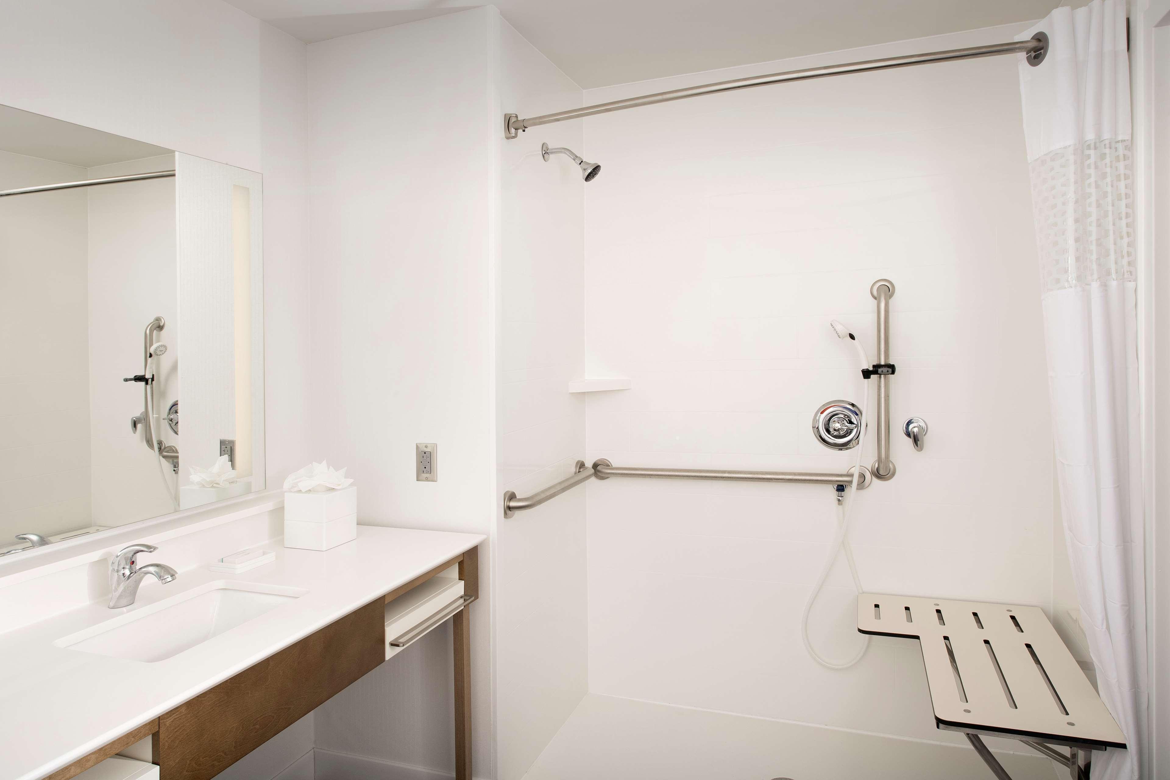 hampton inn by hilton wilmington downtown