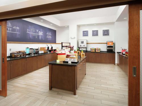 hampton inn by hilton wilmington downtown