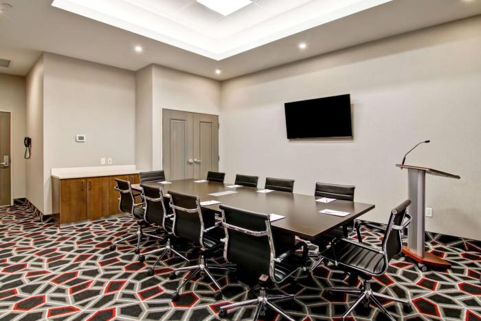 hampton inn and suites by hilton grande prairie