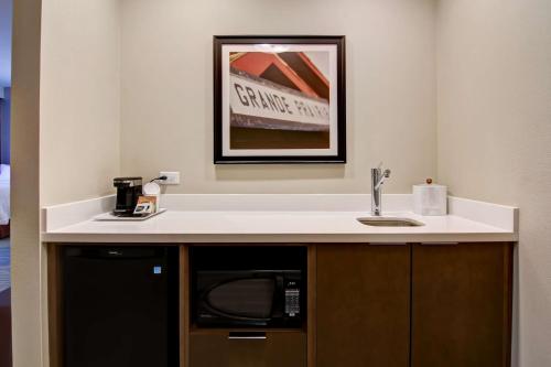 hampton inn and suites by hilton grande prairie