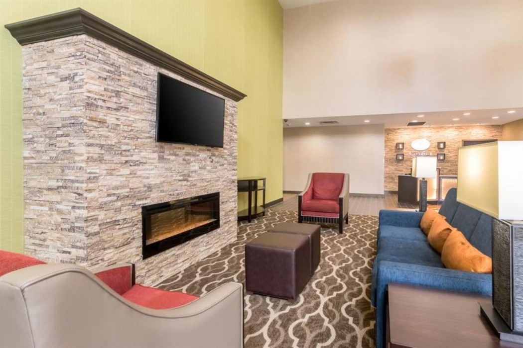 comfort suites meridian and i 40