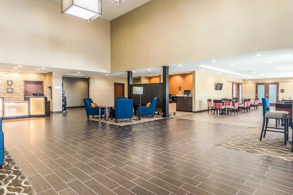 comfort suites meridian and i 40