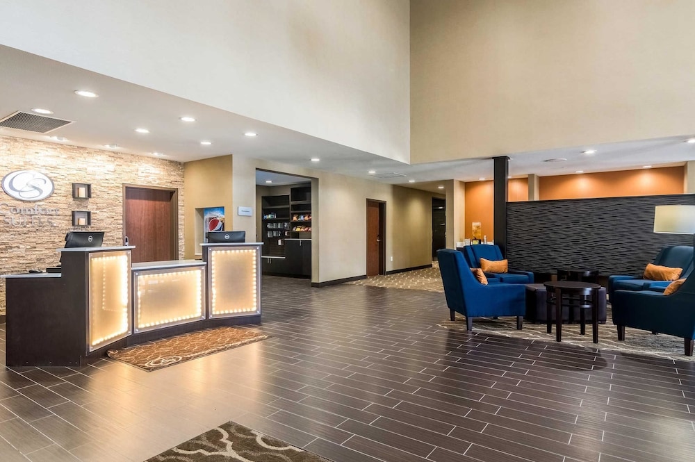 comfort suites meridian and i 40