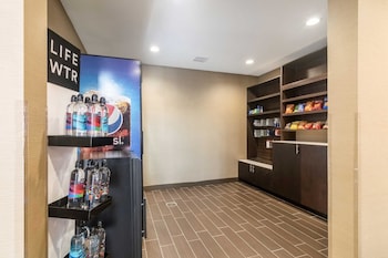 comfort suites meridian and i 40