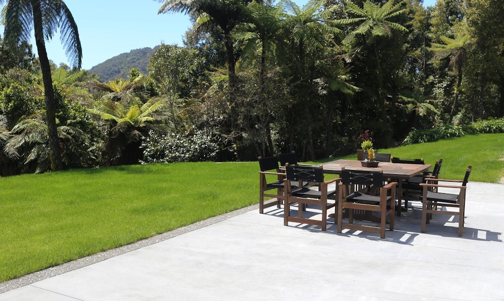 Patuha Lodge,575 Upper Pitone Road,4 star
