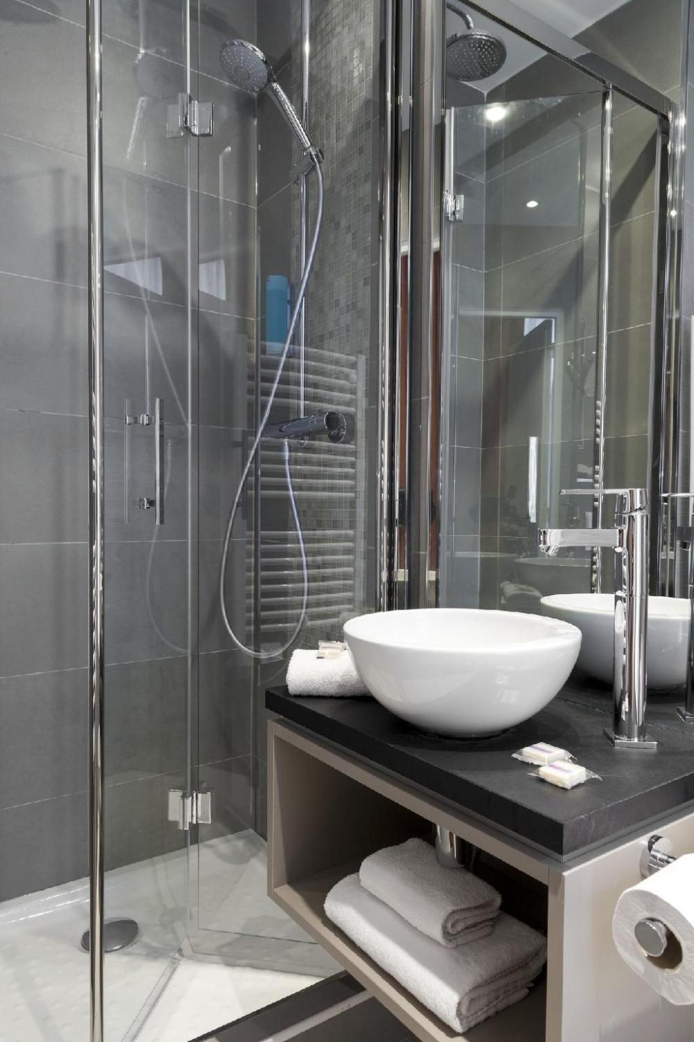 timhotel tour eiffel