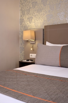 timhotel tour eiffel