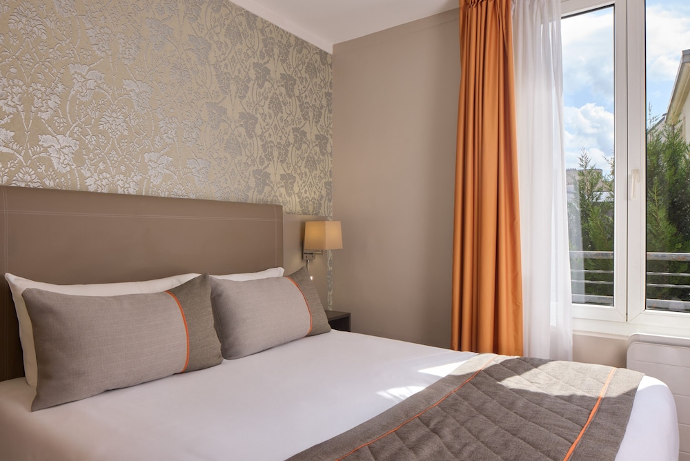 timhotel tour eiffel