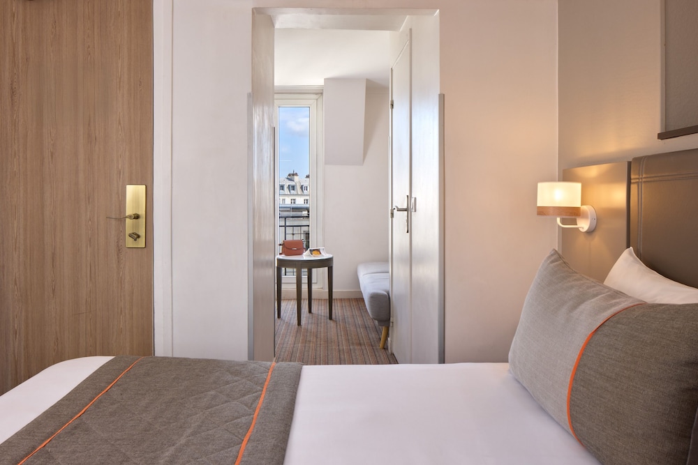 timhotel tour eiffel