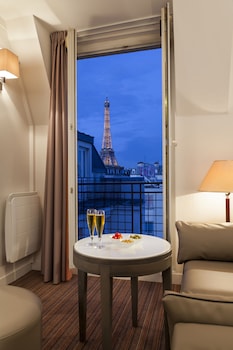 timhotel tour eiffel
