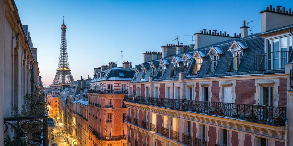 timhotel tour eiffel