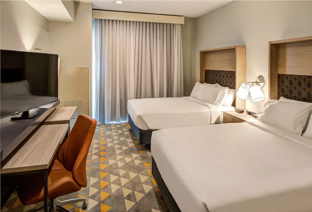 holiday inn and suites houston west katy mills