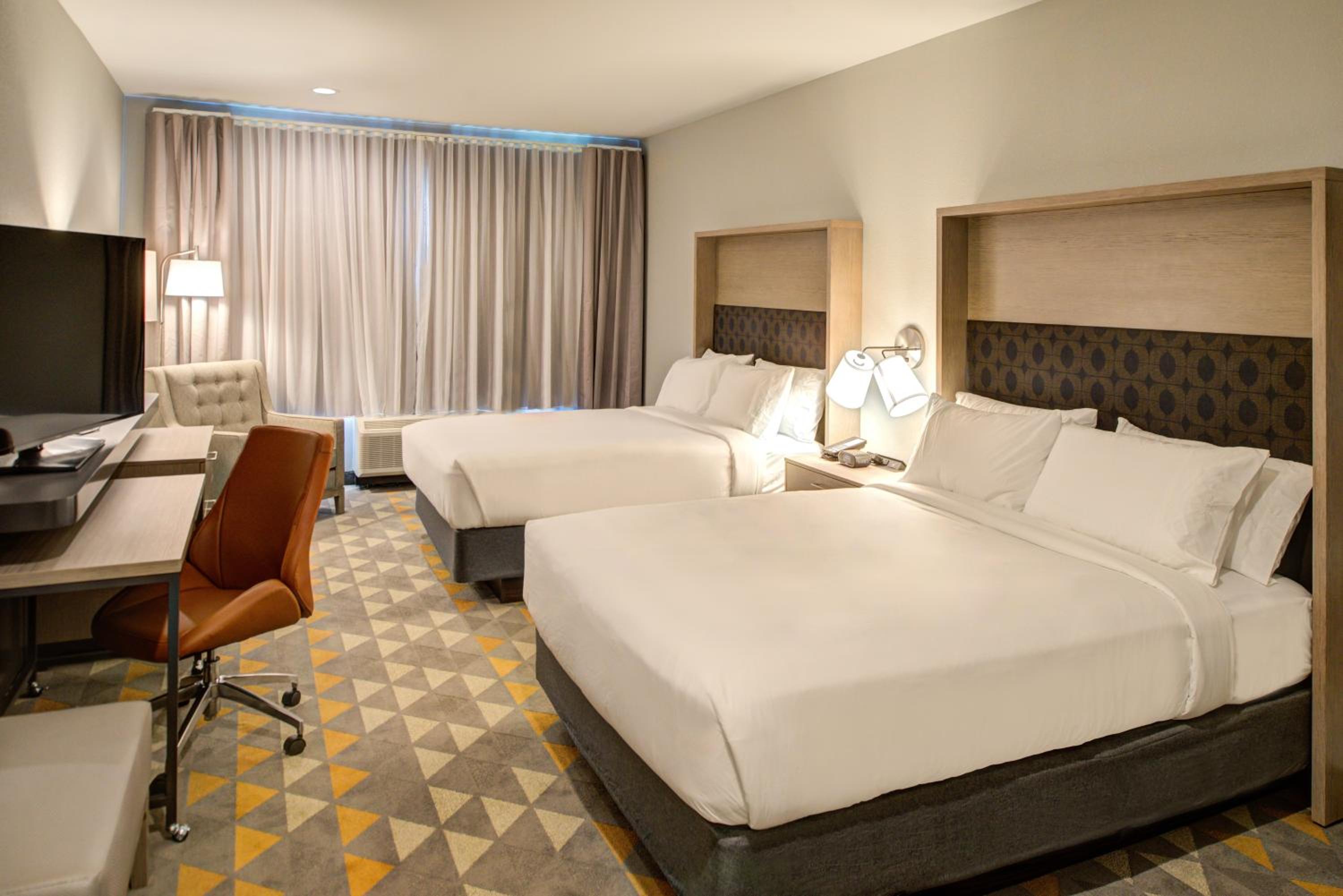 holiday inn and suites houston west katy mills