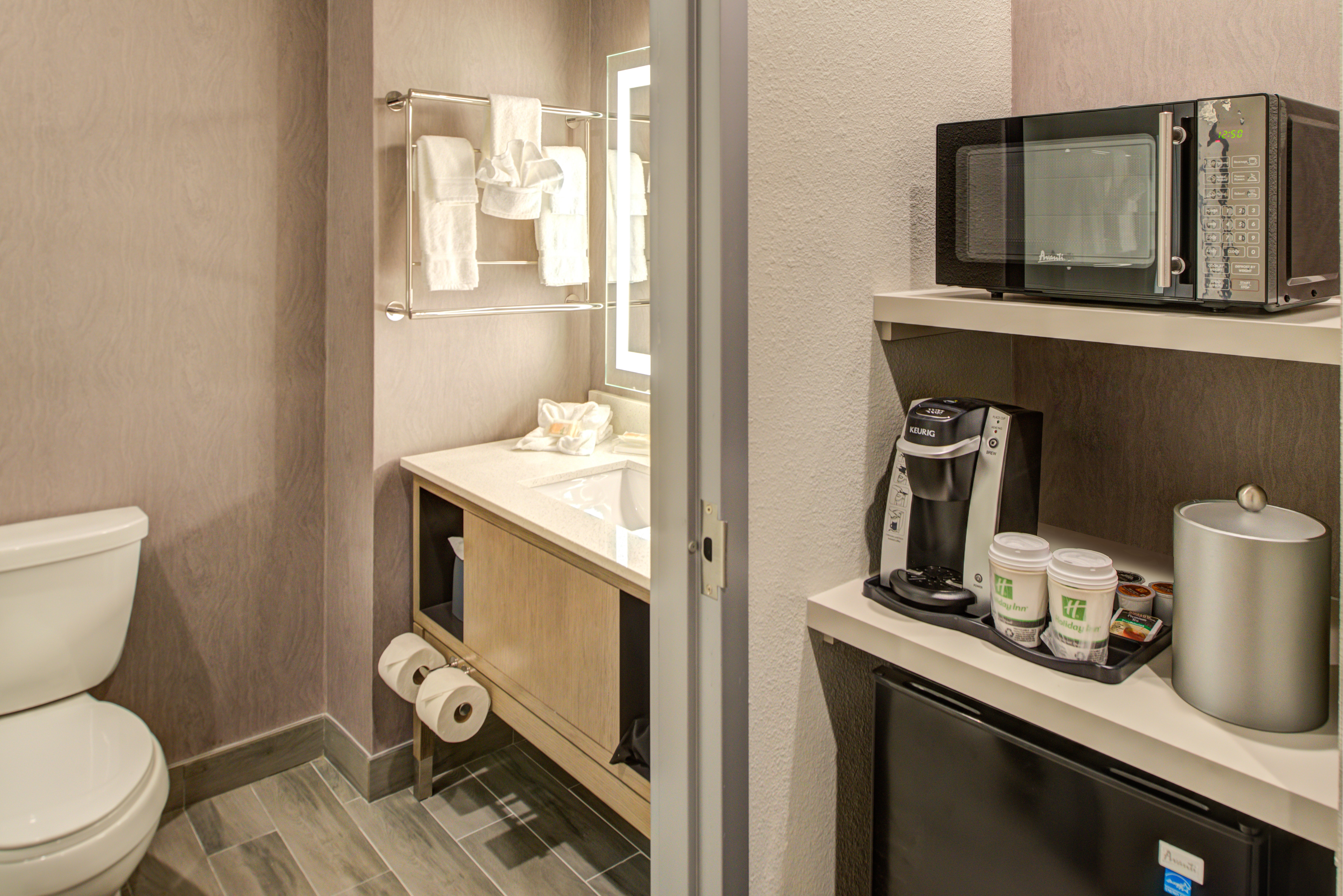 holiday inn and suites houston west katy mills