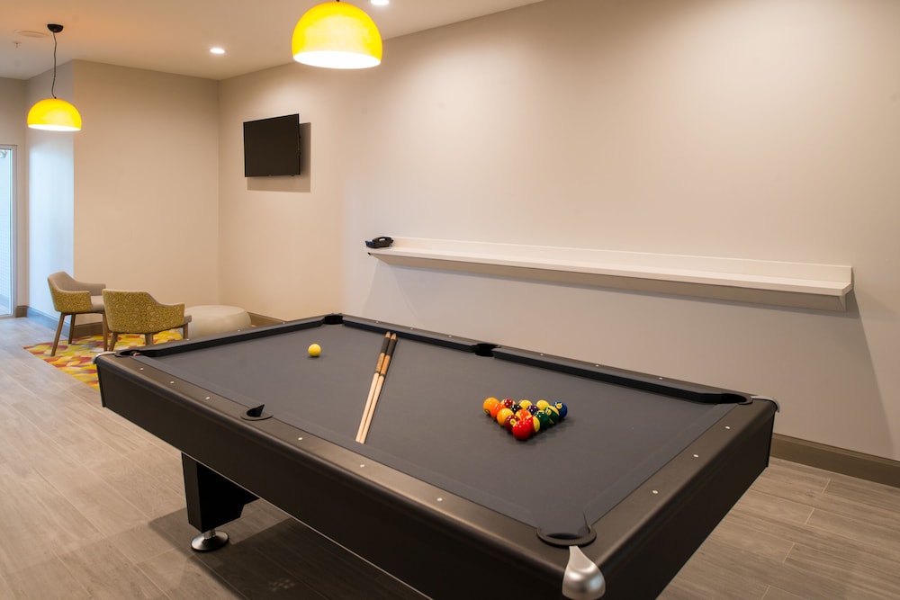 holiday inn and suites houston west katy mills
