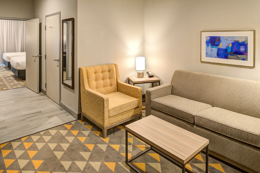 holiday inn and suites houston west katy mills