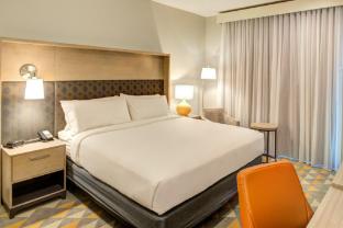 holiday inn and suites houston west katy mills