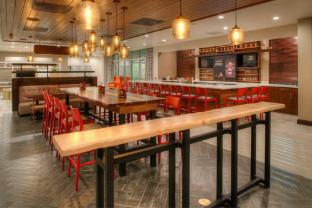 holiday inn and suites houston west katy mills