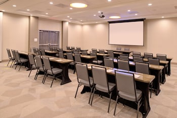 holiday inn and suites houston west katy mills
