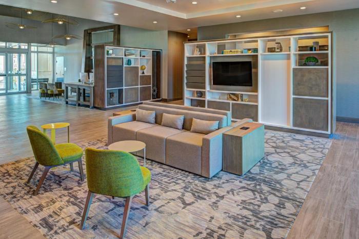 holiday inn and suites houston west katy mills