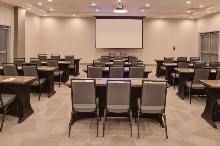 holiday inn and suites houston west katy mills