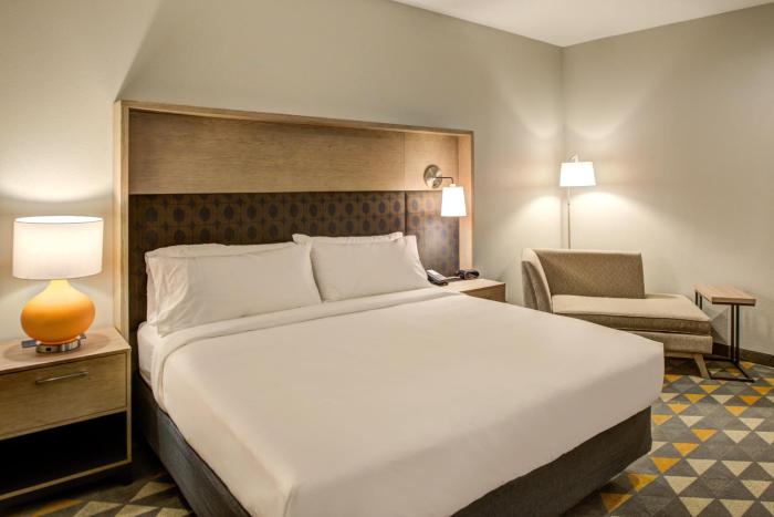 holiday inn and suites houston west katy mills