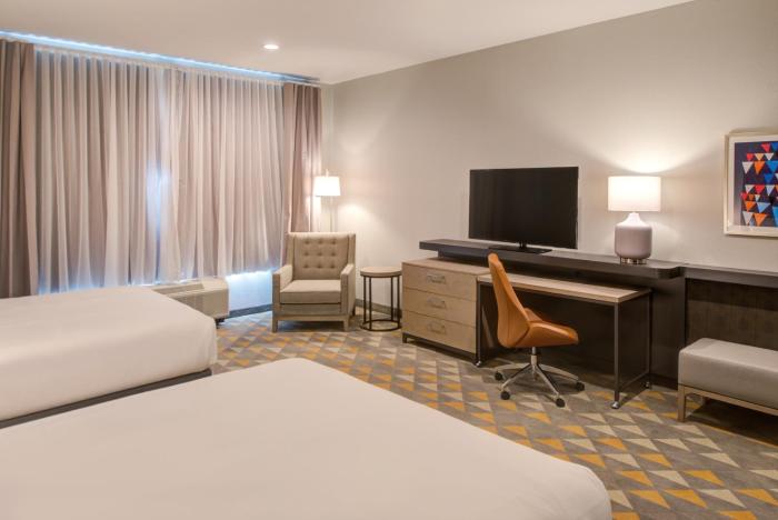 holiday inn and suites houston west katy mills