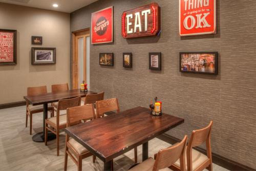 holiday inn and suites houston west katy mills