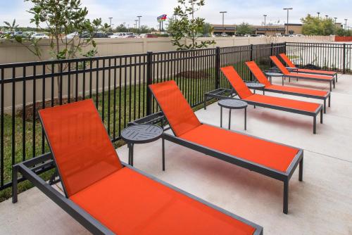 holiday inn and suites houston west katy mills