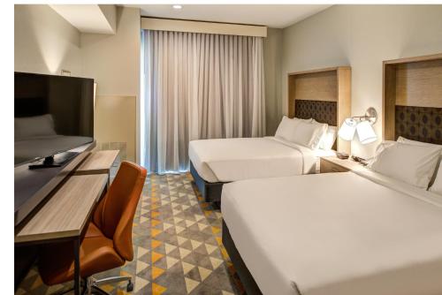 holiday inn and suites houston west katy mills