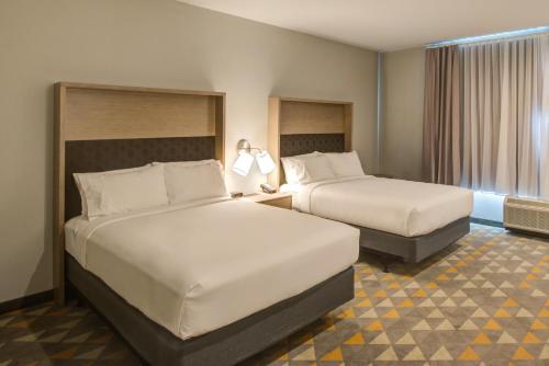 holiday inn and suites houston west katy mills