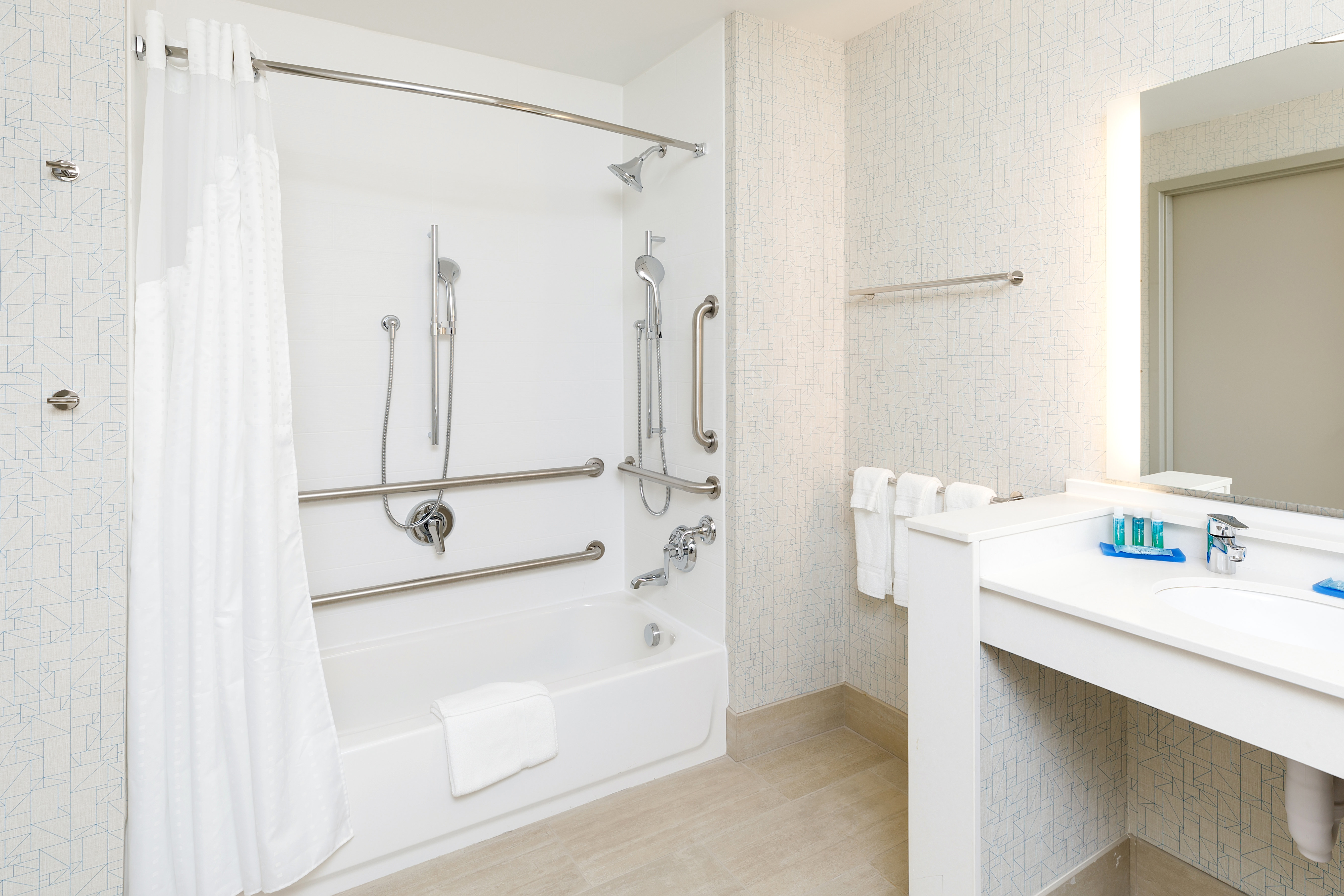 holiday inn express and suites sturbridge by ihg