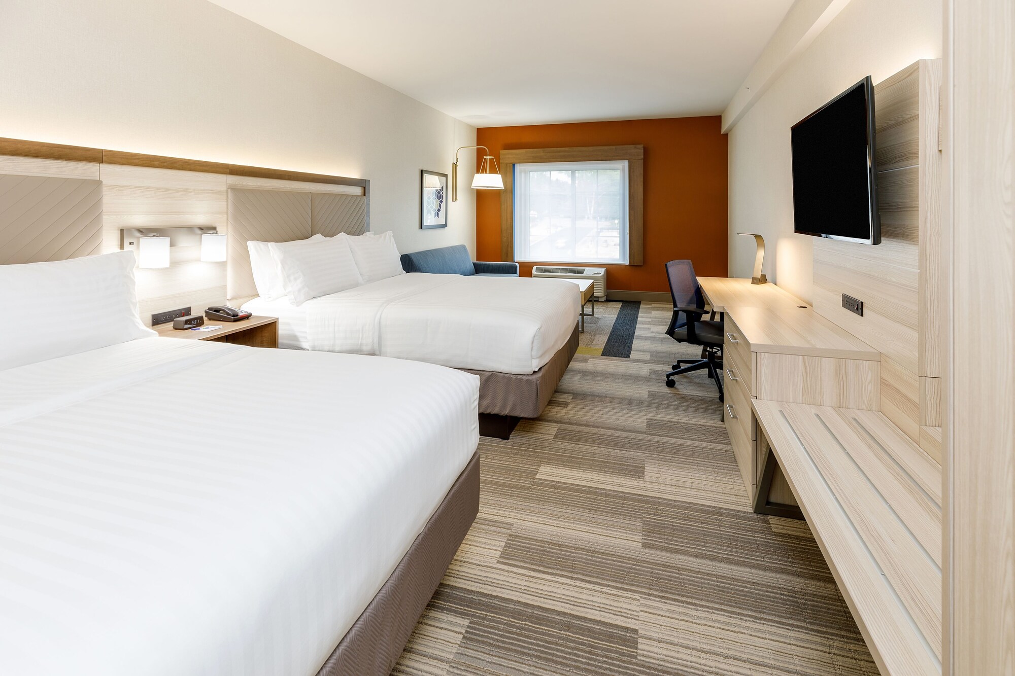 holiday inn express and suites sturbridge by ihg