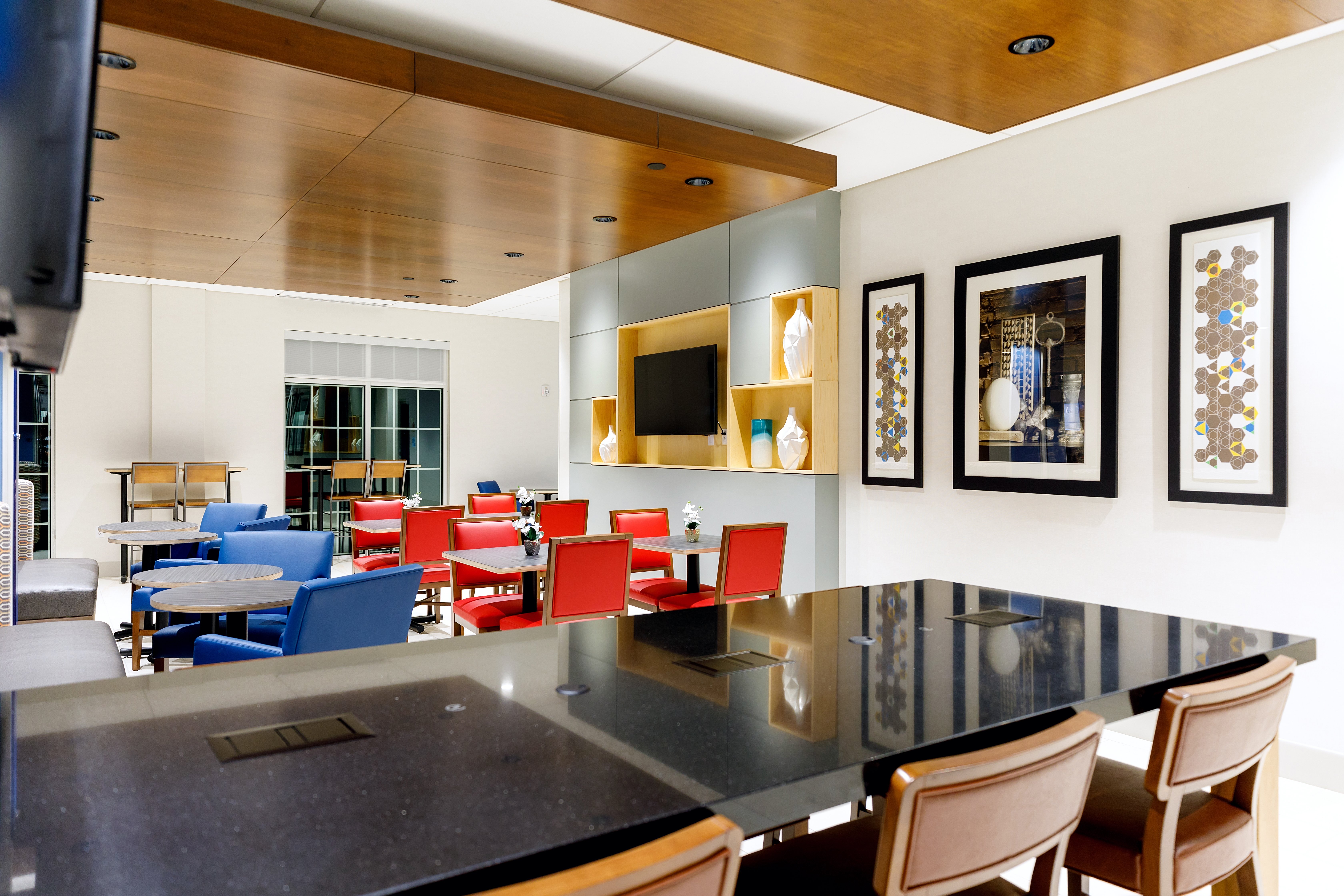 holiday inn express and suites sturbridge by ihg