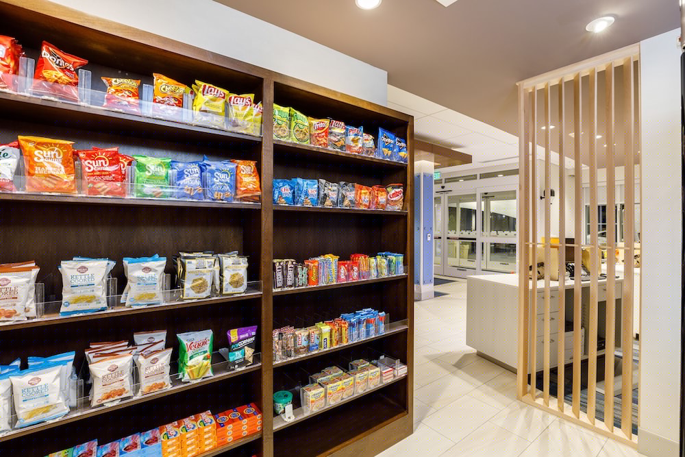 holiday inn express and suites sturbridge by ihg