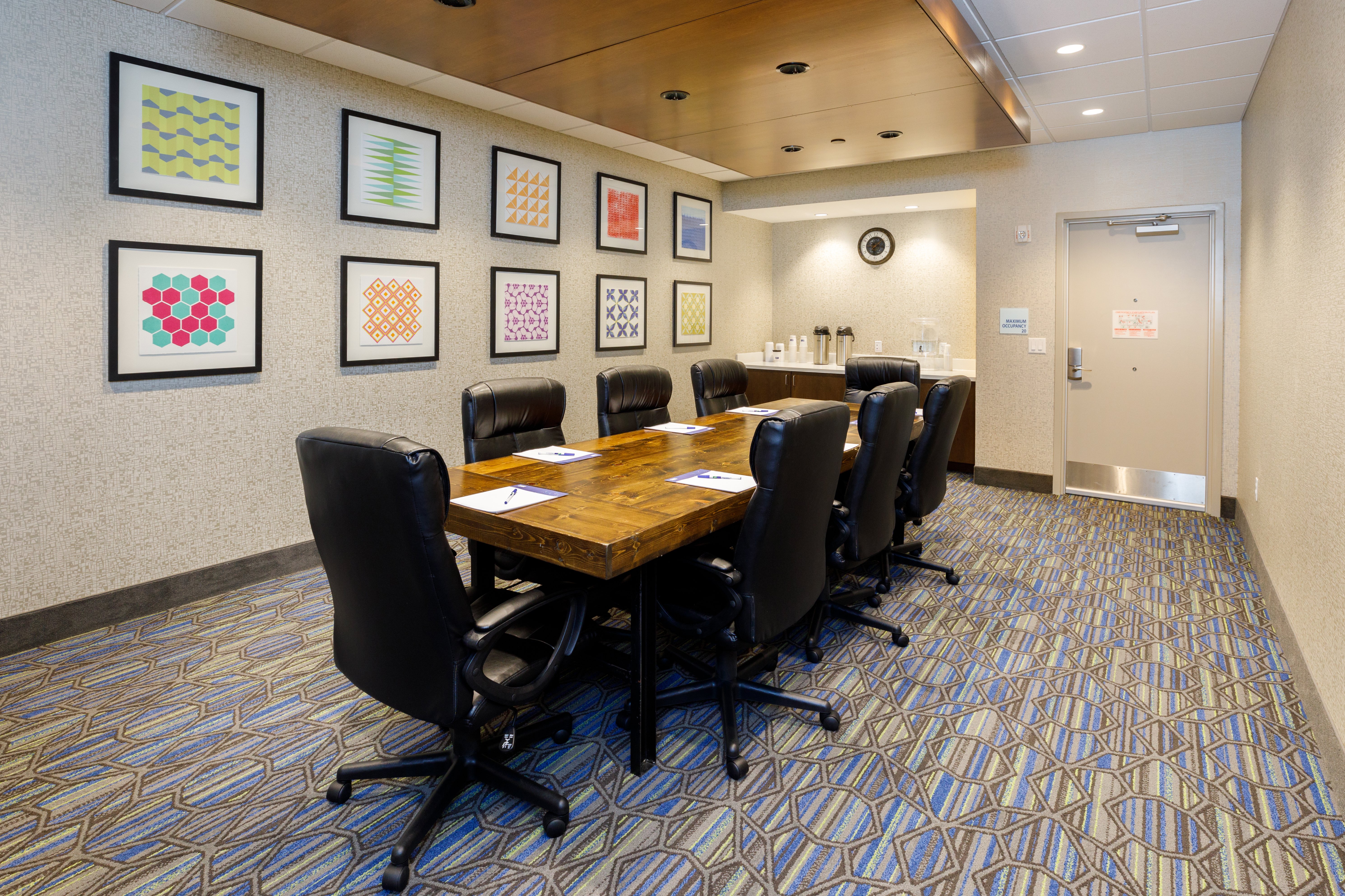 holiday inn express and suites sturbridge by ihg